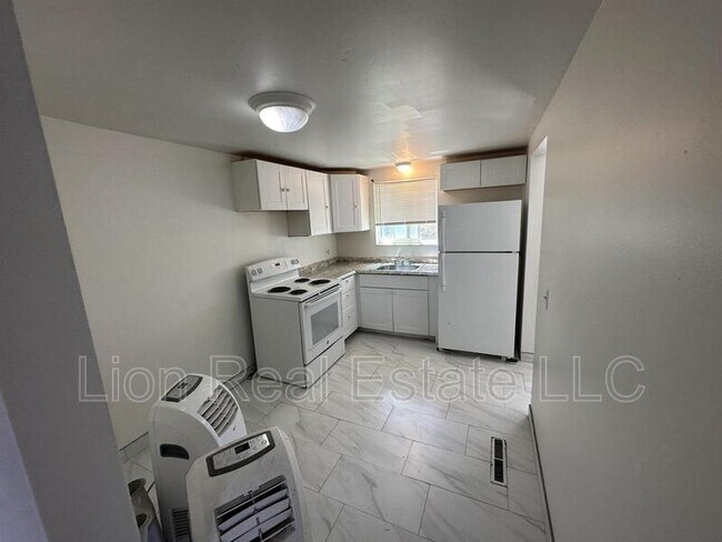 Foto del edificio - 3381 Tess Ave