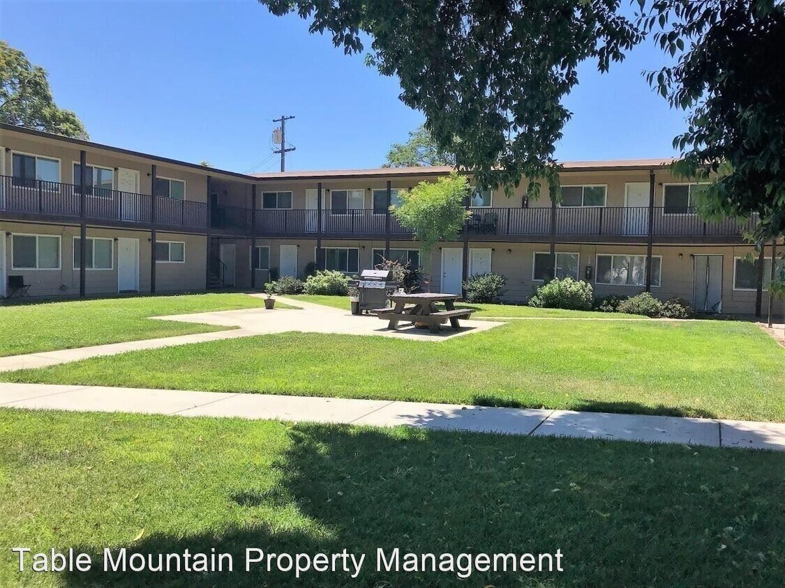 Foto del edificio - 1 br, 1 bath Apartment - 2720 Oro Dam Blvd E