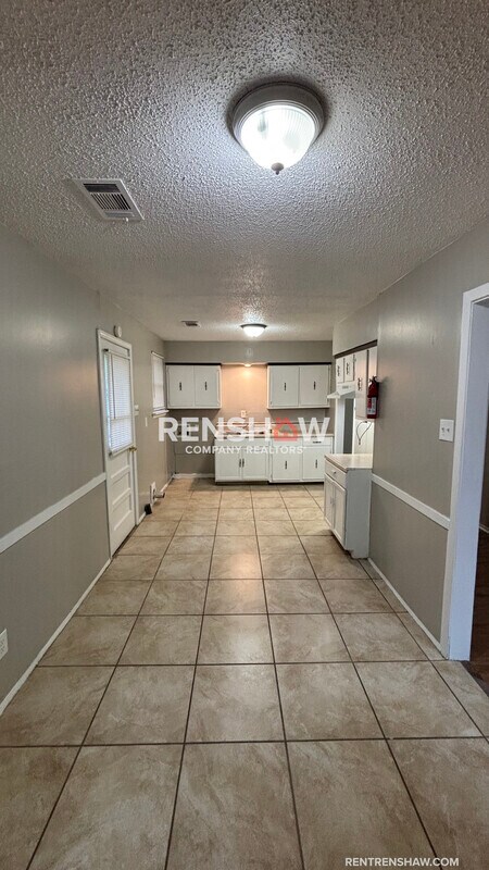 Building Photo - 3149 University St