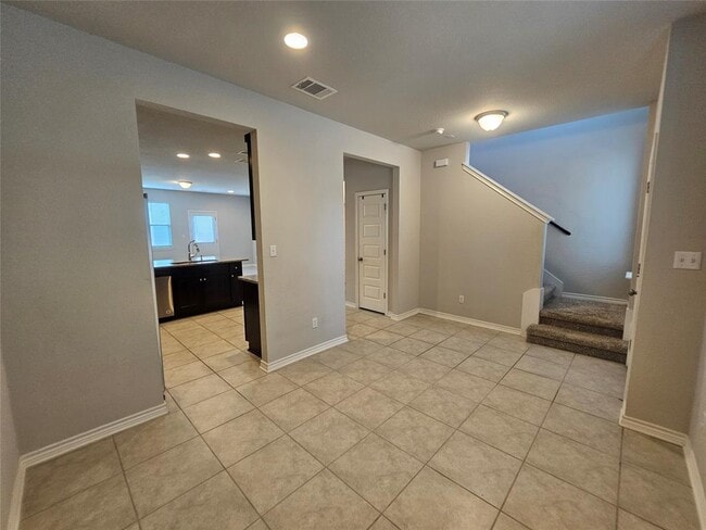 Building Photo - 1721 Artesian Spgs Xing