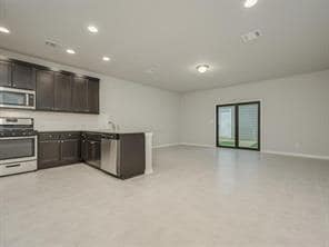 Building Photo - 1801 Artesian Spgs Xing