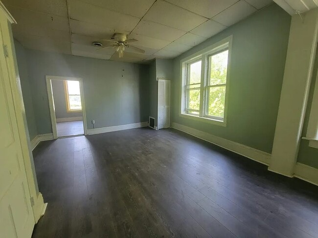 Foto del edificio - 72 Lincoln Way W