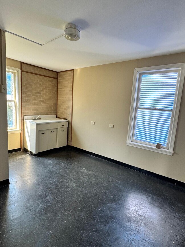 Foto del edificio - 1524 E 49th