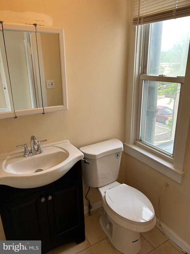 Building Photo - 406 Delsea Dr