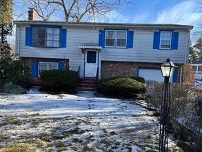 Building Photo - 2 S Sherwood Ave