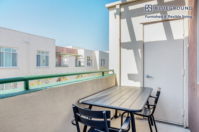 Building Photo - 5710 Crescent Park E