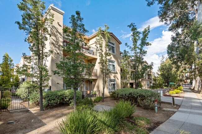 Building Photo - 530 El Camino Real
