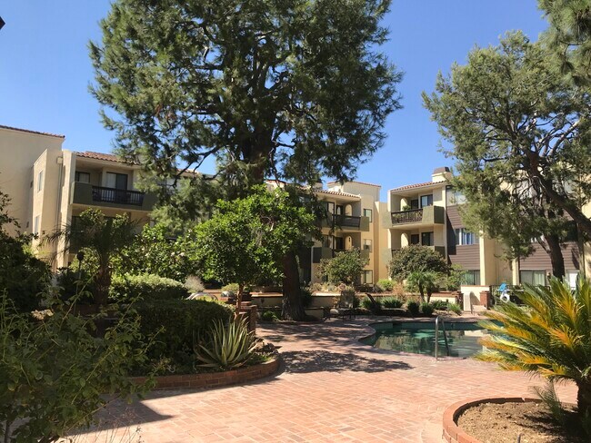 Building Photo - 497 E California Blvd