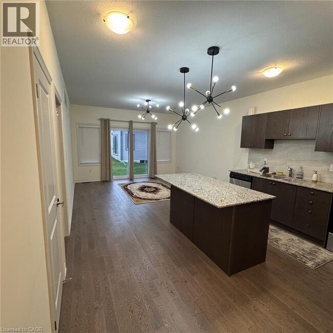 Photo du bâtiment - 105 Cheryl Ave