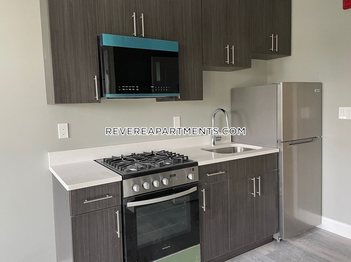 100 Shirley Ave Unit 406, Revere, MA 02151 Room for Rent in Revere