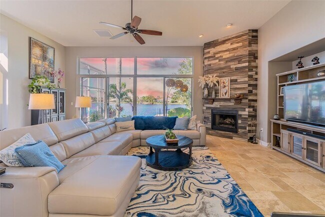 Foto del edificio - 10525 Cory Lake Dr