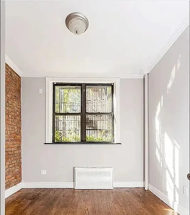 Building Photo - 521 East 5th Street