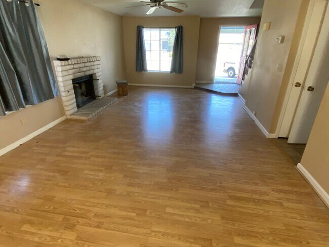 Foto del edificio - 3051 Ironwood Ct