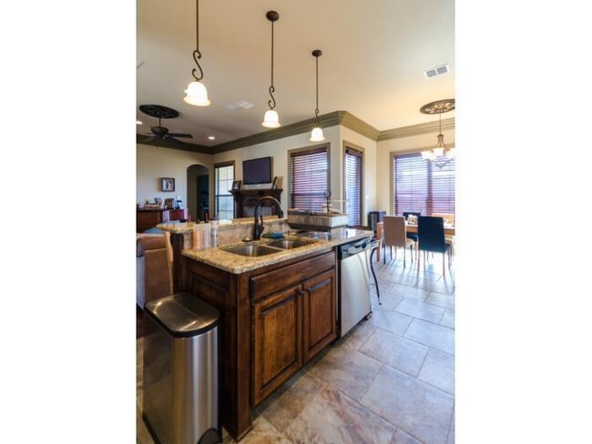 Building Photo - **GORGEOUS HOME IN NORRIS FERRY SUBDIVISION**