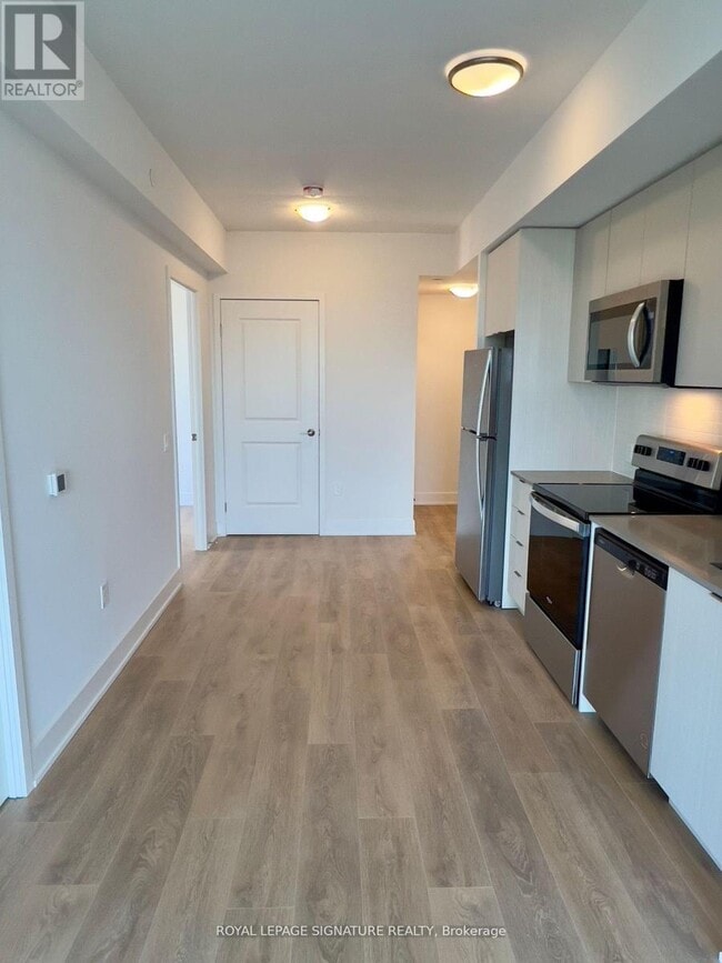 Photo du bâtiment - 202 Burnhamthorpe Rd E