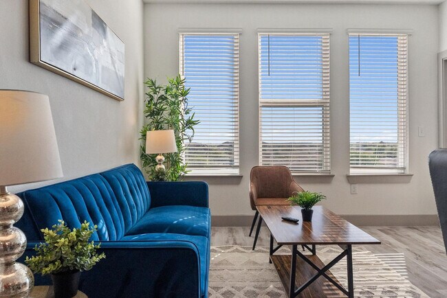 Building Photo - 12100 1/2 Ferrystone Glen Dr