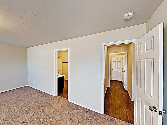Building Photo - 13121 Bridgewater Ct
