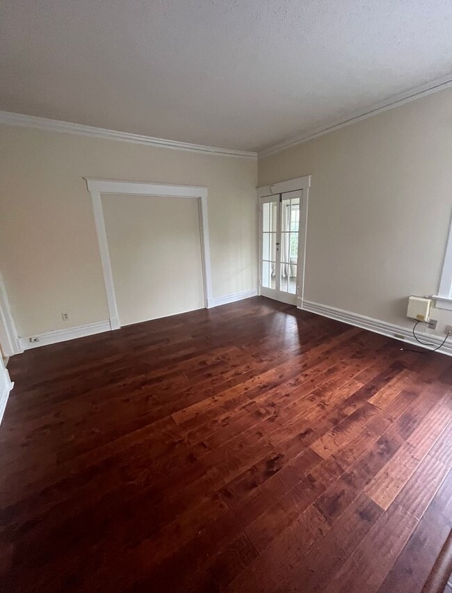 Building Photo - 1445