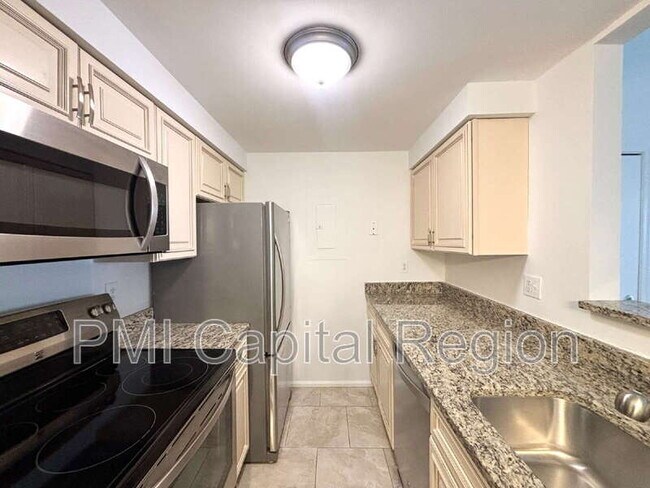 Foto del edificio - 13059 Shadyside Ln
