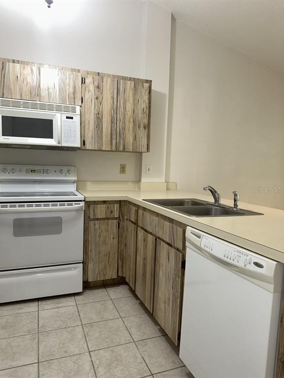 Foto del edificio - 4002 Shoreside Cir