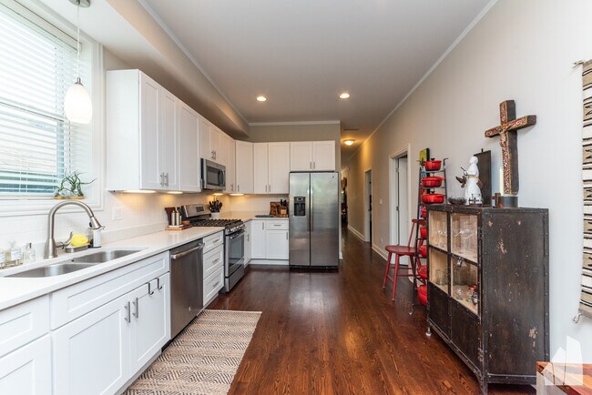 Foto del edificio - 839 Lyman Ave