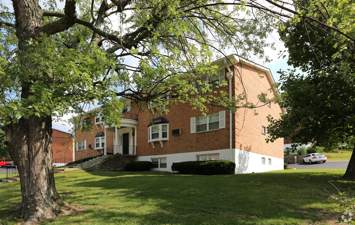 Primary Photo - Quail Hollow and Sherwood Knoll Apartments