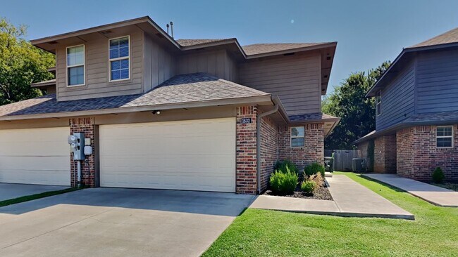 Photo - 3 Bedroom 2.5 Bath Duplex - Edmond Schools House
