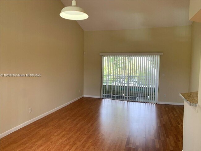 Foto del edificio - 3401 NW 44th St