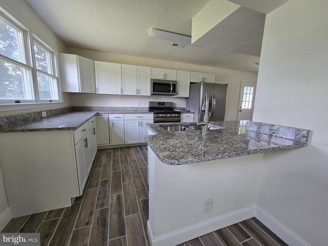 Building Photo - 490 Duck Creek Rd