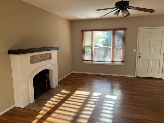 Foto del edificio - 3 Bedroom Home