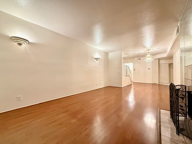 Foto del edificio - 14647 Dickens St