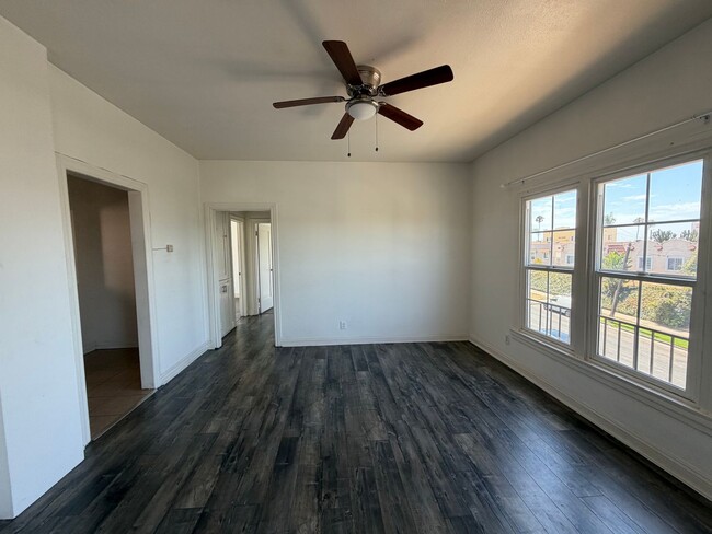 Foto del edificio - 2616 Edgehill Dr
