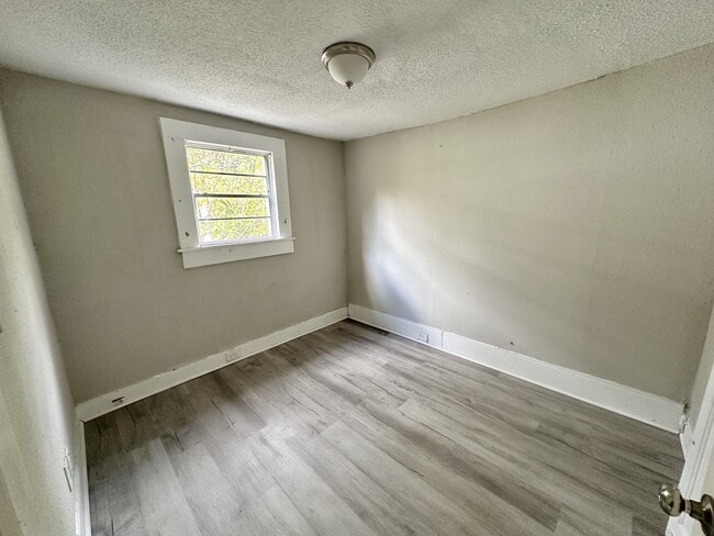 Building Photo - 1430 19th St Ensley