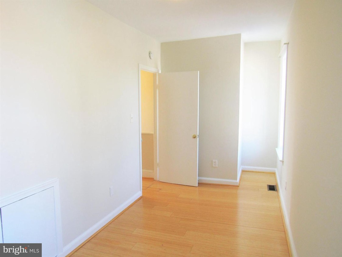 Primary Photo - 909 O St NW