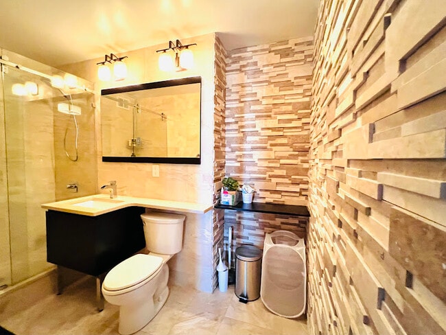 Building Photo - 20 W 64th St