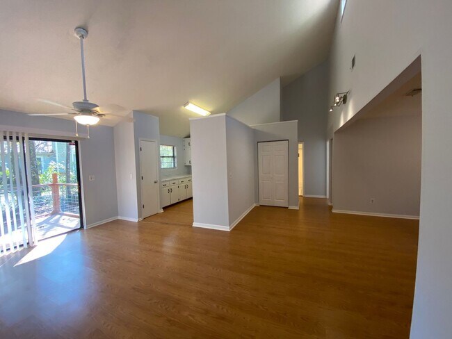 Building Photo - 3154 Folsom Rd