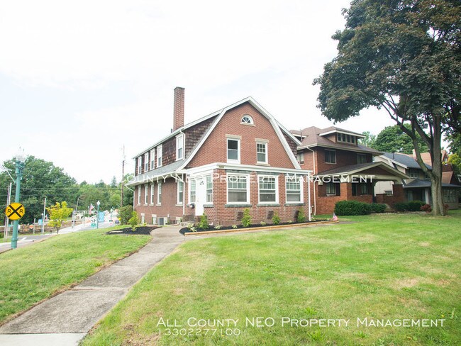 Building Photo - 1205 Ridge Rd NW