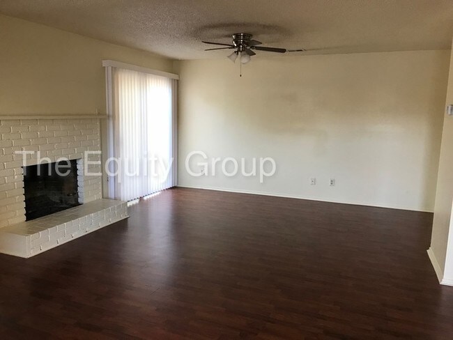 Building Photo - Charming 2 bedroom condo!