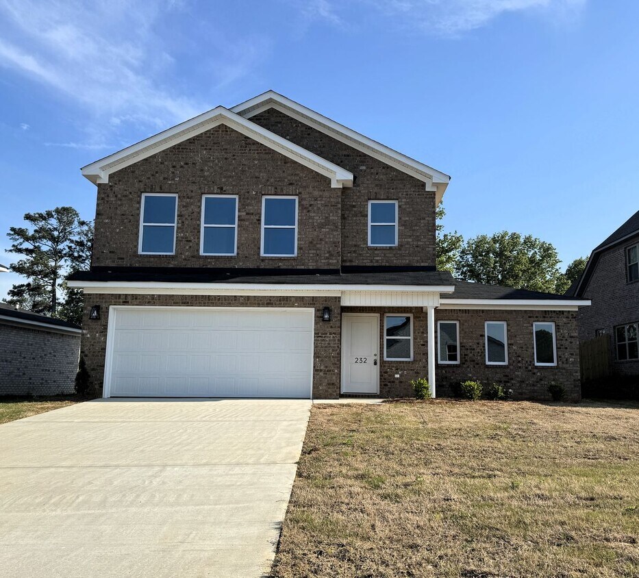 Foto principal - 4 Bedrooms! New Construction Intro Special!