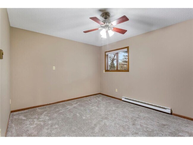 Foto del edificio - 615 High Ridge Rd