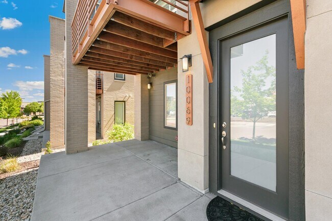 Foto del edificio - 10069 Town Ridge Ln