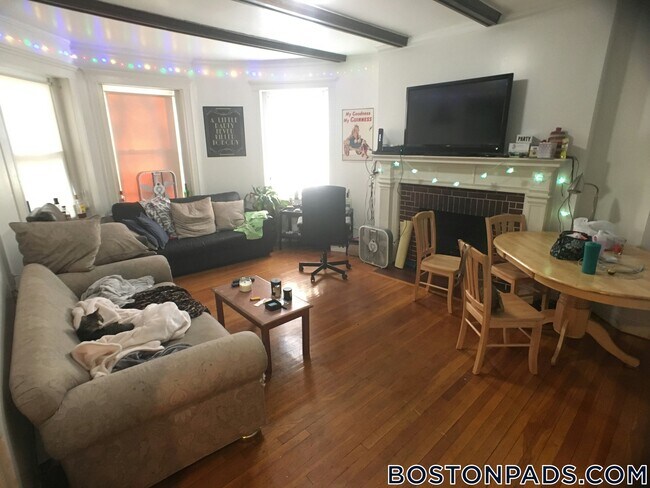 Foto del edificio - 157 Thorndike St