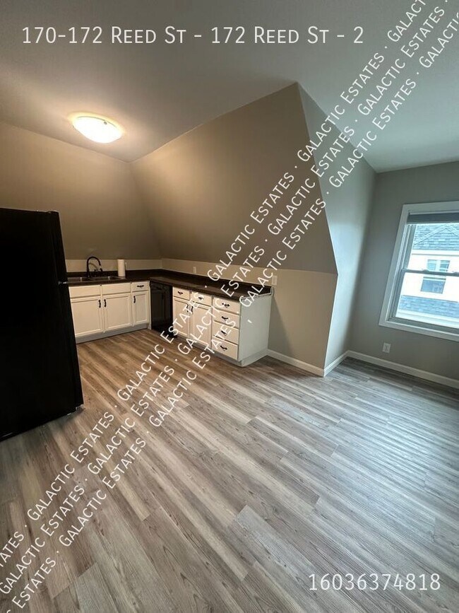 Building Photo - 1 Bedroom 1 bathroom apartment in desirabl...