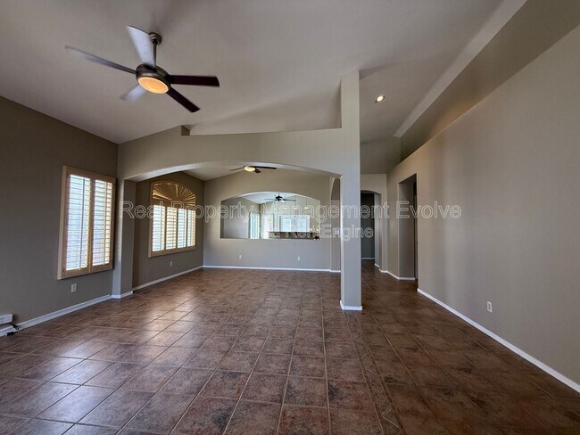 Foto del edificio - 4721 E Bighorn Ave