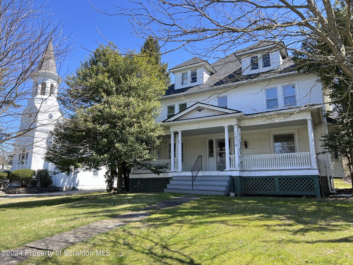 Primary Photo - 1214 N Abington Rd