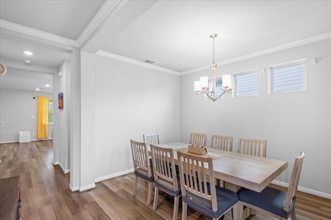 Building Photo - Centrally Located! Great Neighborhood! NEI...