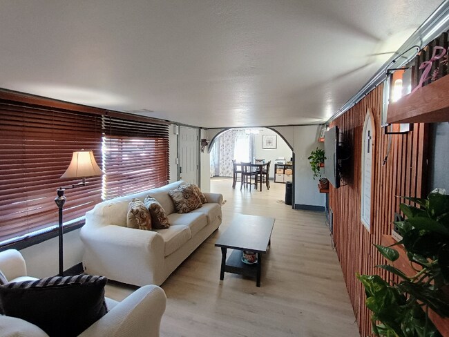 Foto del edificio - 325 Grape St