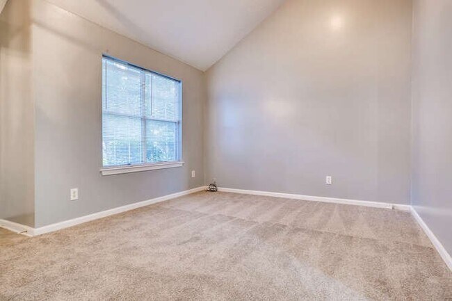 Building Photo - Your Ideal Home Awaits! 3 bedroom - Sectio...
