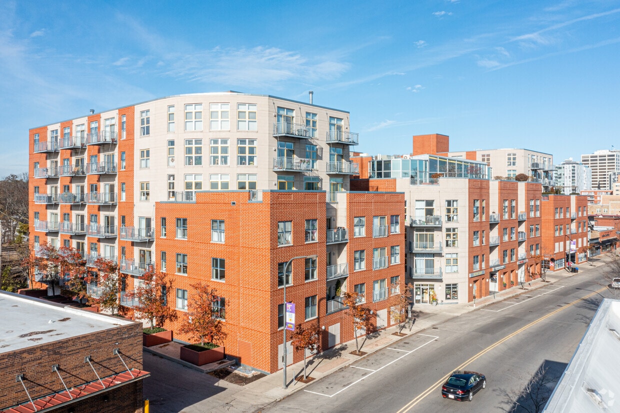 Primary Photo - 1210-1236 Chicago Ave