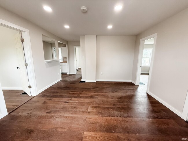 Foto del edificio - 1924 N Indiana Ave